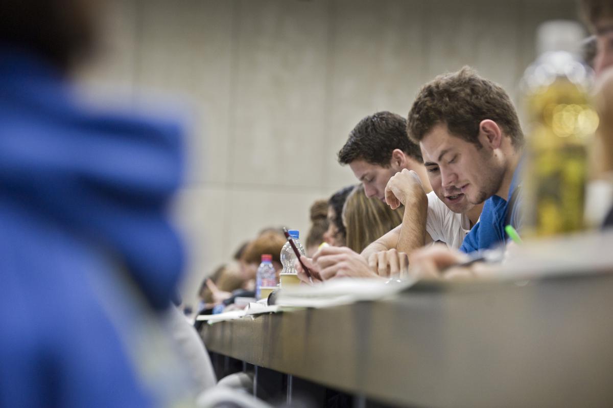 Unibe 00460 201112 1200