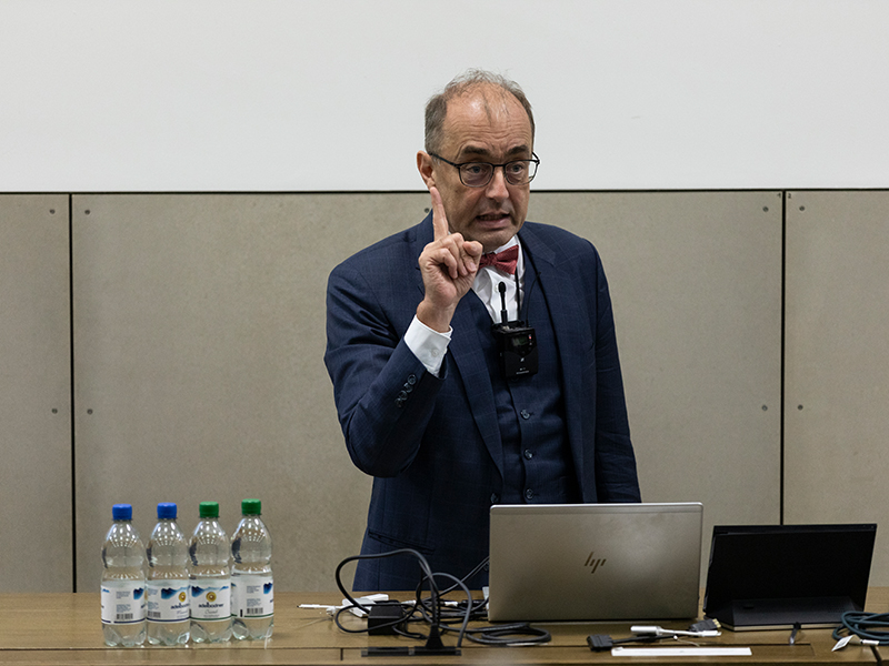 Prof. Dr. Karl Schmedders